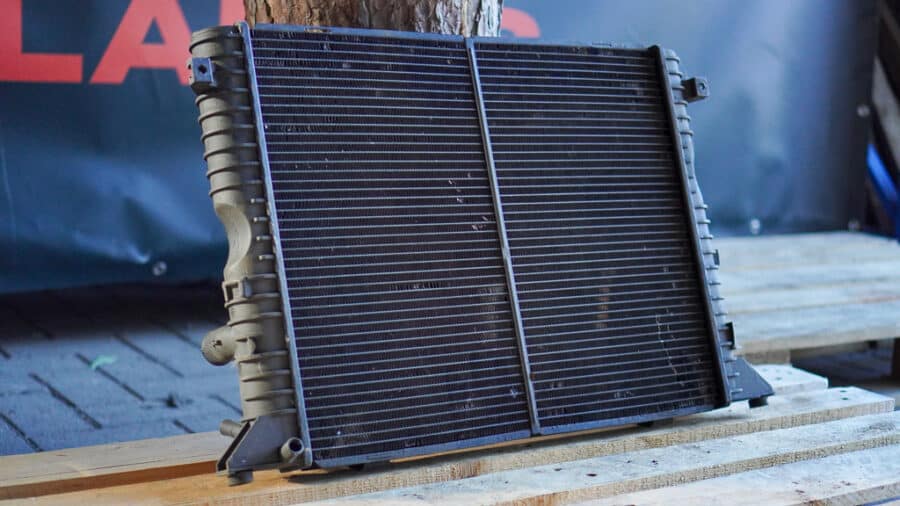 Defender Td5 Radiator Defender Td5 radiator - Alanius